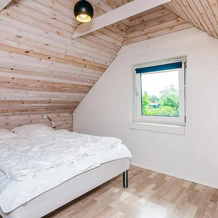 Σπίτι διακοπών Four-bedroom In Tarm 3 *