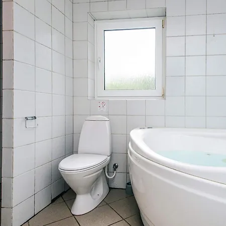 Four-bedroom In Tarm 3 *