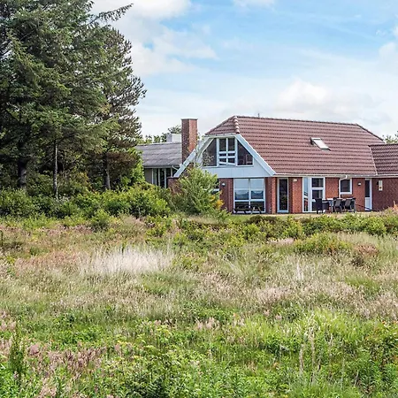 Four-bedroom In Tarm 3 *