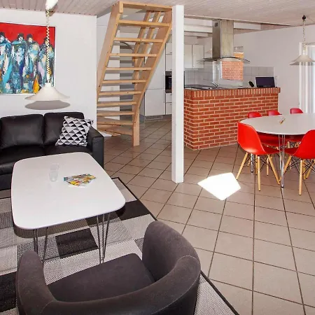 Four-bedroom In Tarm 3 Tatil Evi *
